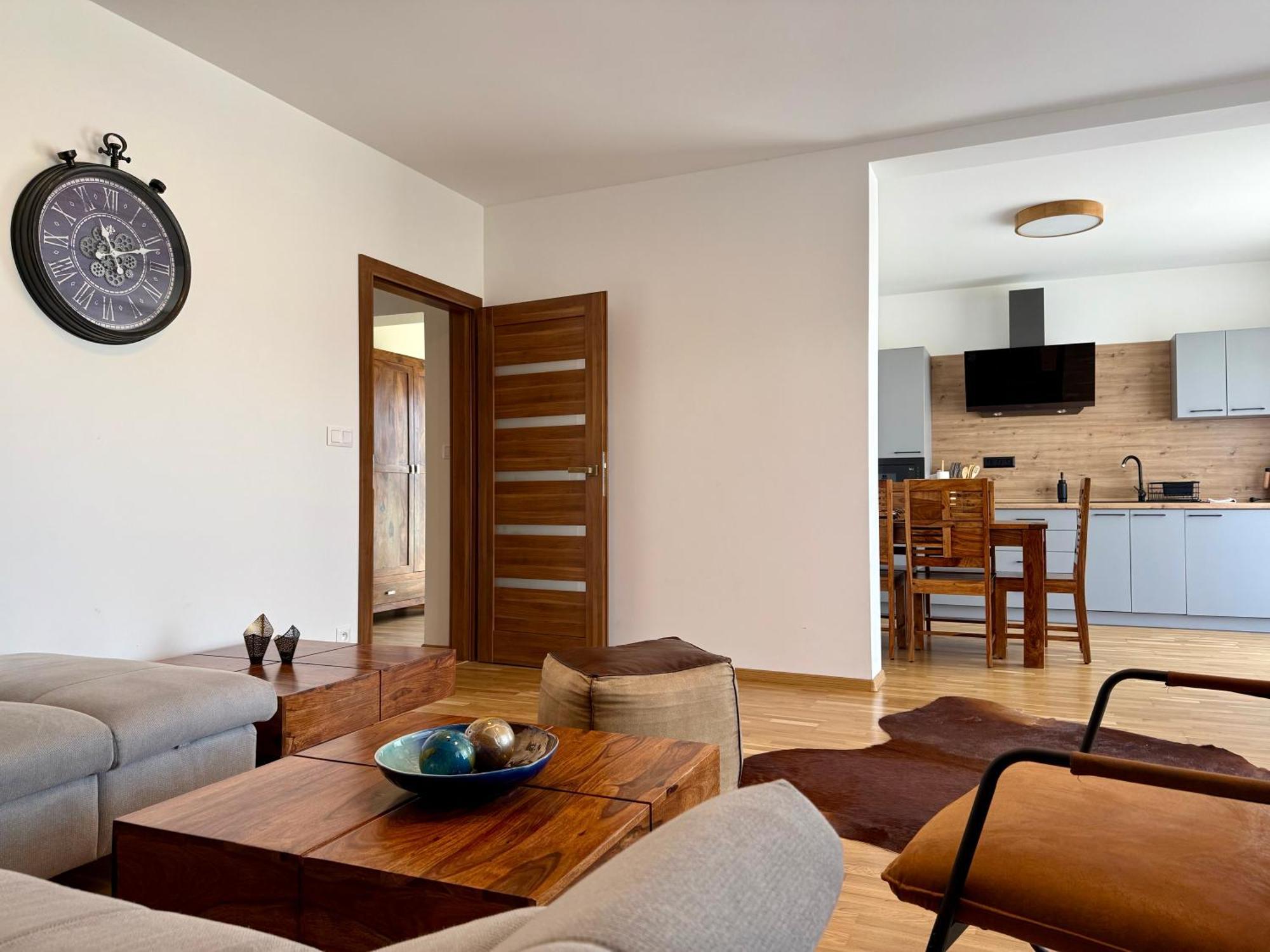 Vysoke Tatry - Isc Resort House For 13 People With 6 Extra Bed Poprad Exterior foto